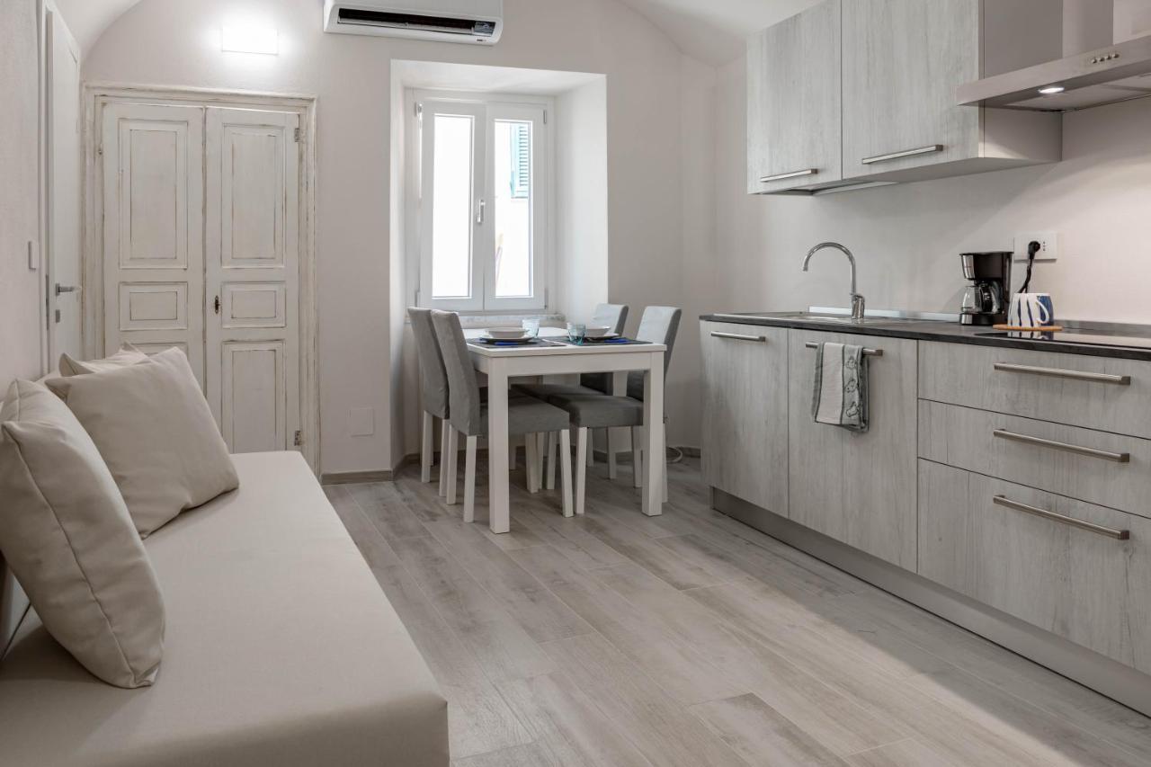 H11 Piccola Perla A Un Passo Dal Mare Daire Santo Stefano al Mare Dış mekan fotoğraf